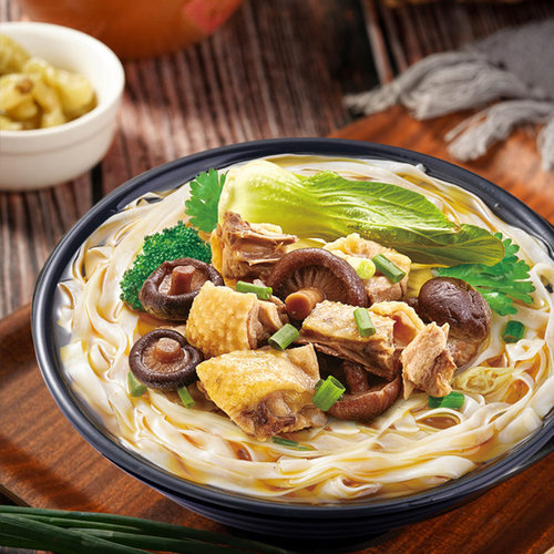 家乡人河粉桶装广东正宗方便速食免煮冲泡即食方便面酸辣牛肉味 - 图1