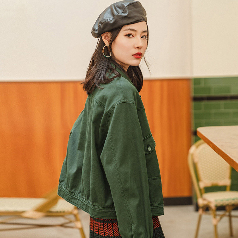茵曼2020年新款法式军绿色小外套 茵曼翰飞短外套