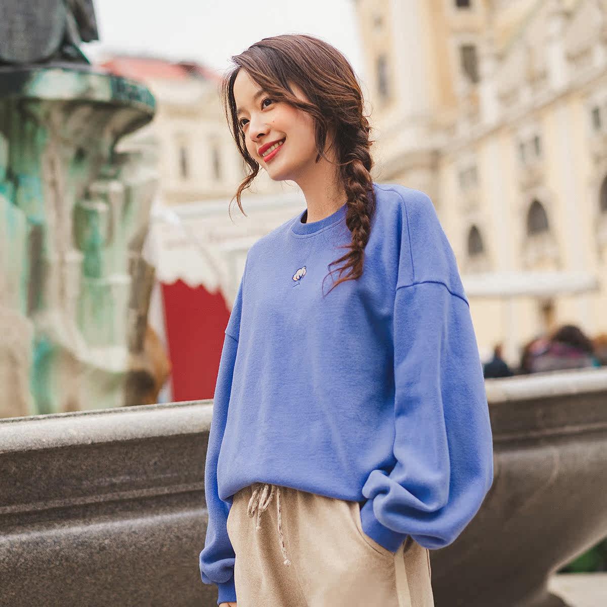  茵曼翰飞卫衣/绒衫