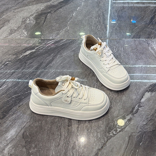 极简风~真皮超轻厚底加绒小白鞋女2025冬新款增高显瘦休闲板鞋潮 - 图1