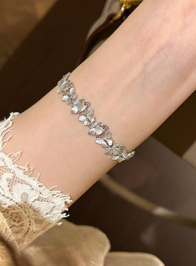 拉丝金色蝴蝶手链女2025新款