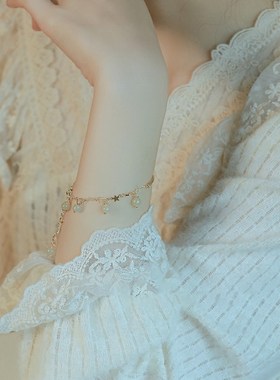 和田玉手链女2022新款潮星星流苏