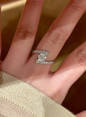 银色交错仿闪钻戒指女2026新款