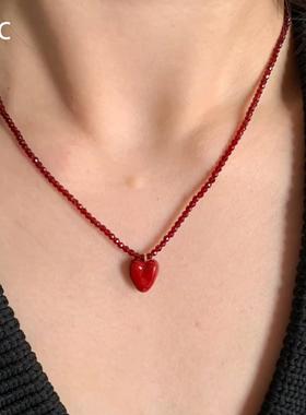 红色串珠爱心项链高级感小众设计