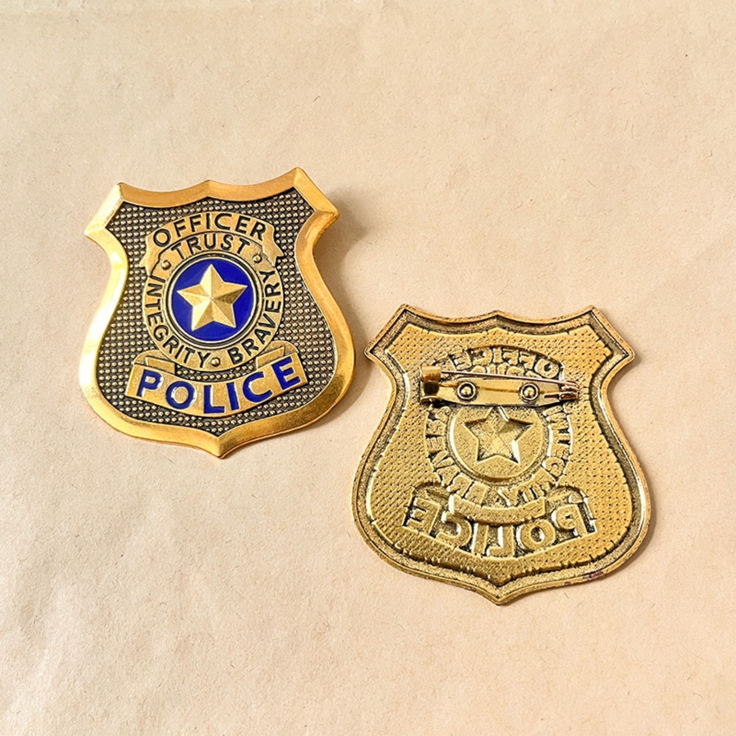 动画同款疯狂兔子朱迪警官徽章动物城周边胸针合金款cos服装配饰,淘宝优惠券,粉丝福利购,淘宝优惠卷