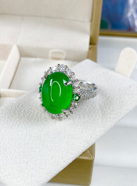 高颜值大气指环鸽子蛋钰髓简约女