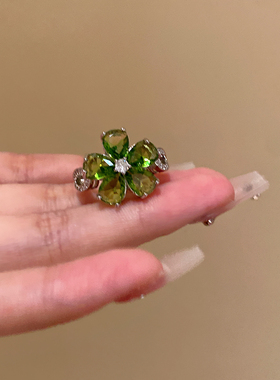 森系橄榄绿锆石花朵戒指春夏小清新精致显白高颜值清冷感食指戒女
