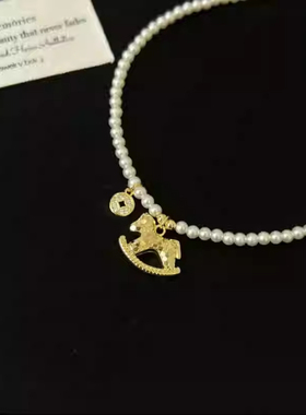 秋冬爆款金色招财小马铜钱珠珠锁骨链女气质优雅甜美百搭时尚项链