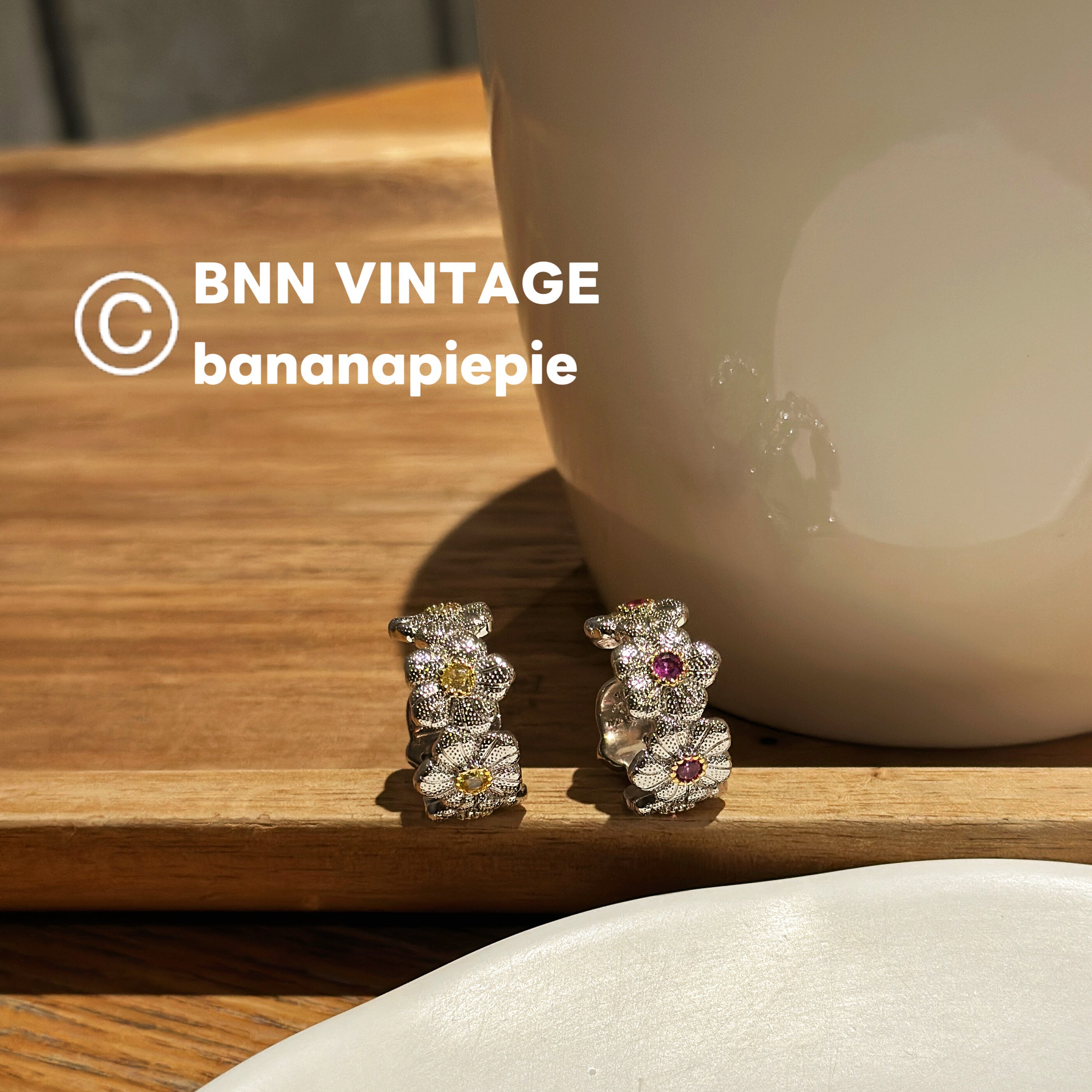 French vintage flower diamond niche ring