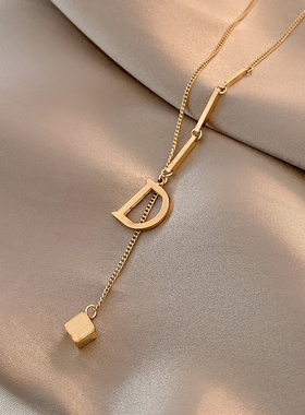 轻奢其他女个性时尚字母D吊