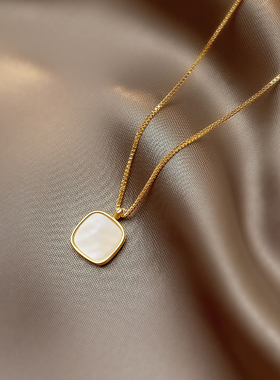 轻奢合金十字链女方形母贝吊