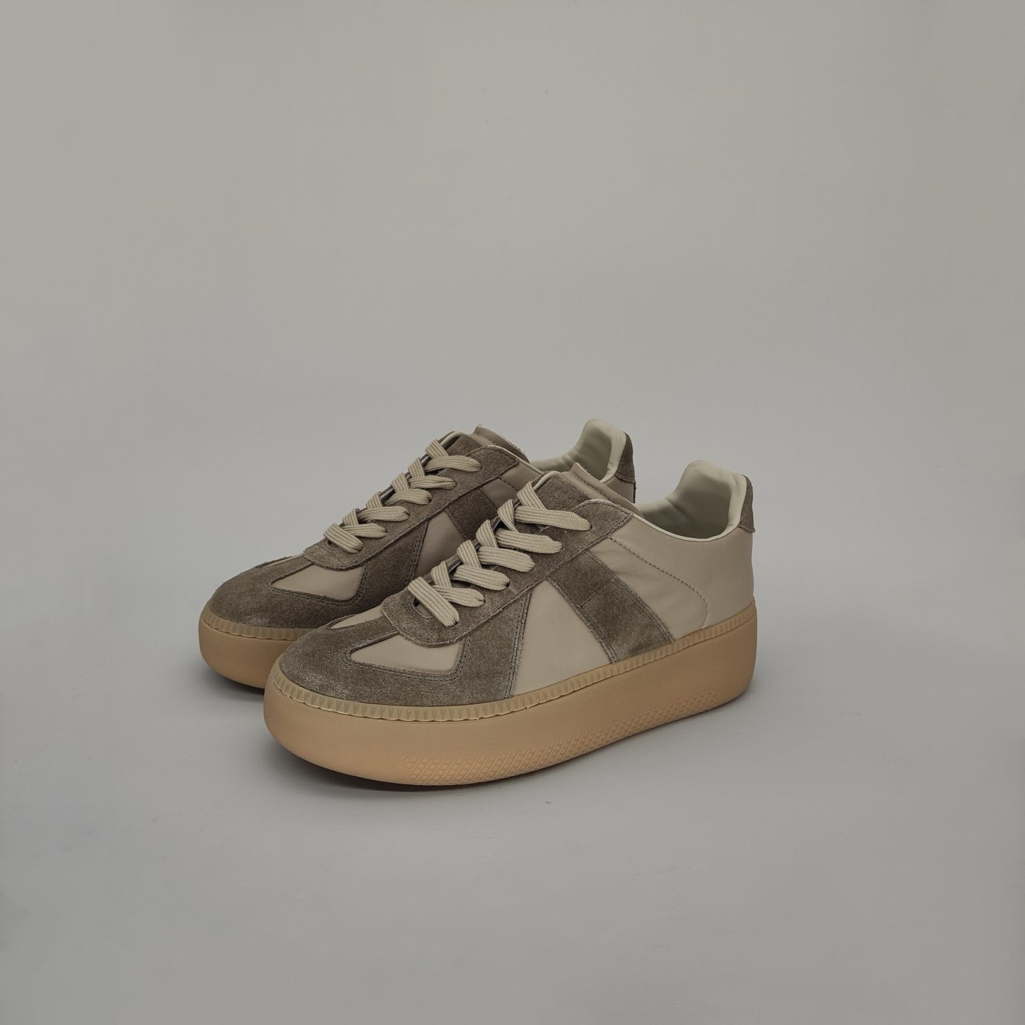 大厂品质4.5cm跟牛皮拼布面超轻便不累系带舒适百搭时尚休闲鞋女,淘宝优惠券,粉丝福利购,淘宝优惠卷