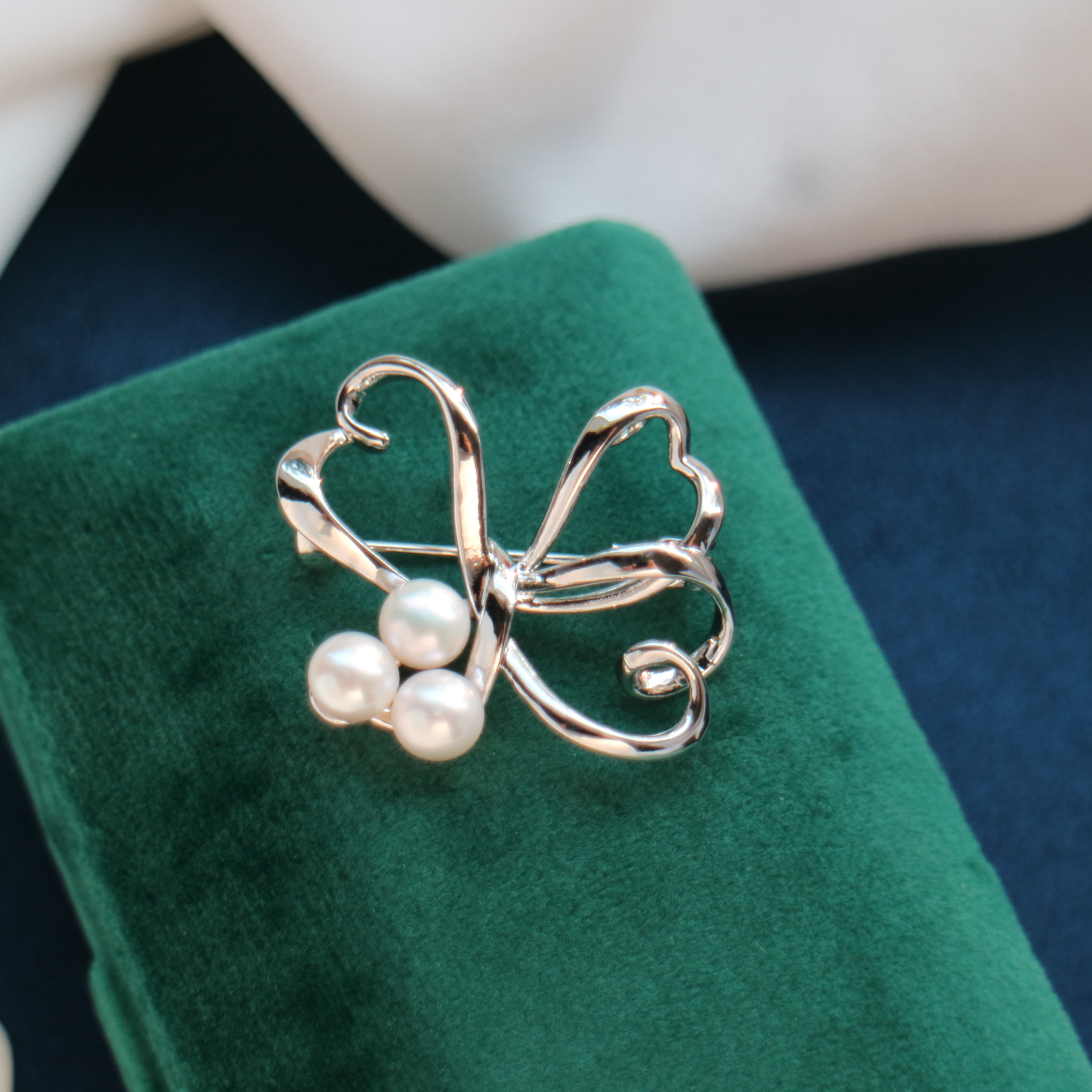 M家同款 天然淡水珍珠胸针多珍珠日系小清新高档强光配饰简约小巧 - 图3