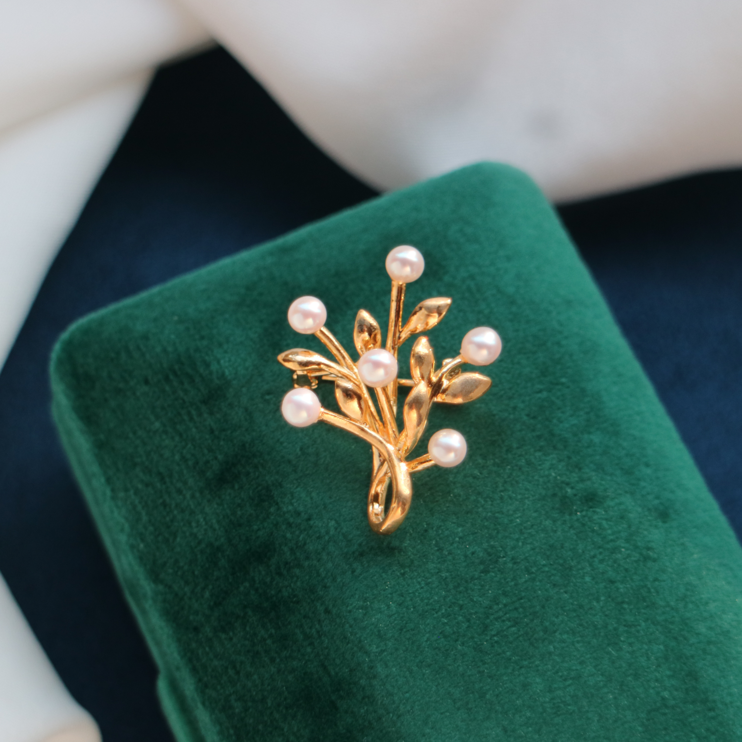 M家同款 天然淡水珍珠胸针多珍珠日系小清新高档强光配饰简约小巧 - 图2