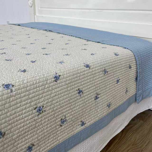New non-slip quilted soft wash cotton bed cover