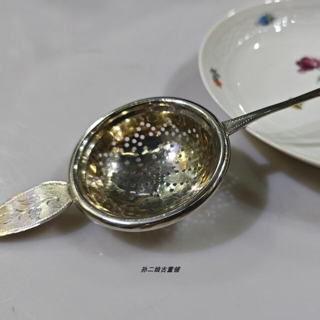 European silverware 830 sterling silver hand-carved long-handled tea leakage tea filter afternoon tea special utensils medieval