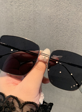 韩版时尚绿色太阳镜女圆长脸情侣款黑色墨镜男潮街拍方形金属眼镜