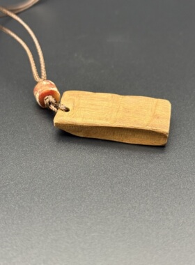 孤品手作现代中式复古风抽象艺术原创设计绿檀木挂件项链日常穿搭