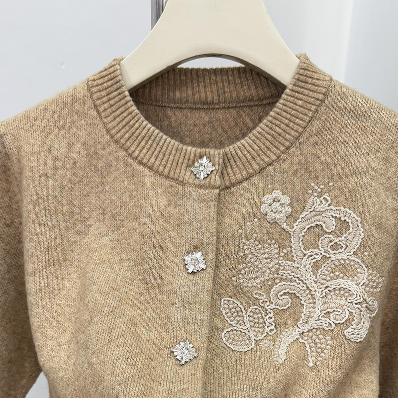 妈妈春装圆领毛衣外套2026新款羊毛针织开衫绣花中老年女婆婆上衣,淘宝优惠券,粉丝福利购,淘宝优惠卷