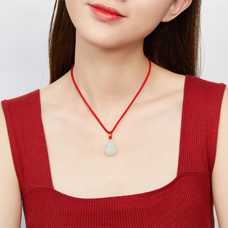 周六福足金金镶玉和田白玉葫芦挂坠 周六福颈饰