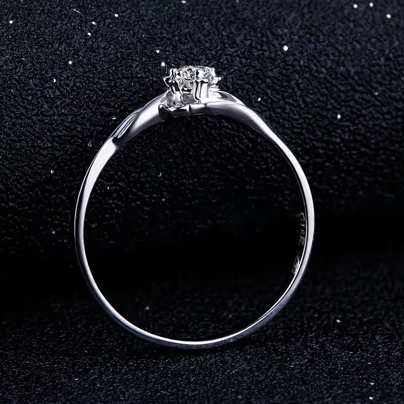 18k KGDB021024 金钻石戒指婚嫁系列时尚花型钻戒璀璨 周六福 珠宝 18k KGDB021024 金钻石戒指婚嫁系列时尚花型钻戒璀璨 周六福 珠宝