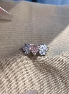 爆闪设计感满钻羽翼翅膀粉钻戒指