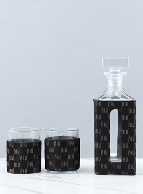 现代简约创意皮革玻璃醒酒器摆件客厅餐厅酒店吧台软装家居装饰品