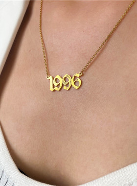 24新款欧美时尚潮人个性英文字母生日年份钛钢项链锁骨链短款气质