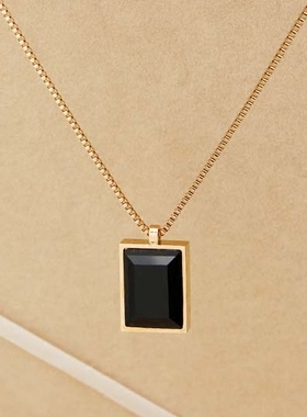 玫瑰金长方形黑色水晶钛钢锁骨链