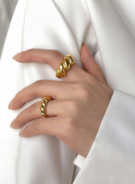 欧美INS冷淡风潮女夸张麻花扭结戒指钛钢镀18K金指环新款夜店时尚