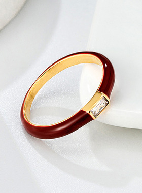 2025新款跨境时尚精致超显白酒红色滴油锆石戒指钛钢镀金指环细款