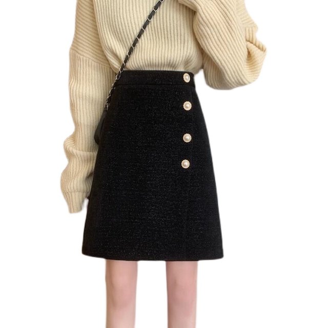 Large size skirt with irregular style