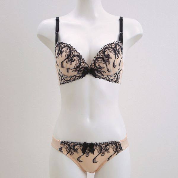 诗萝涵朵文胸套装a-d尺码豪华刺绣 shirohato海外文胸套装