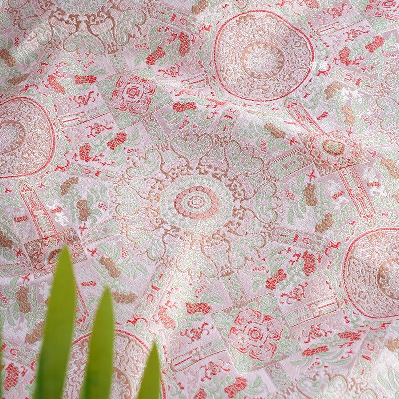 粉色 八达晕织锦缎提花八阵图面料 国风复古马甲外套宋锦丝绸布料,淘宝优惠券,粉丝福利购,淘宝优惠卷