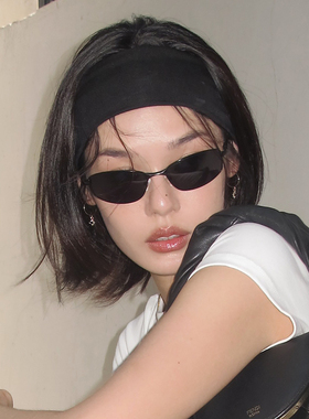 欧美夏季运动防晒护目墨镜女显脸小个性户外防紫外线凹造型太阳镜