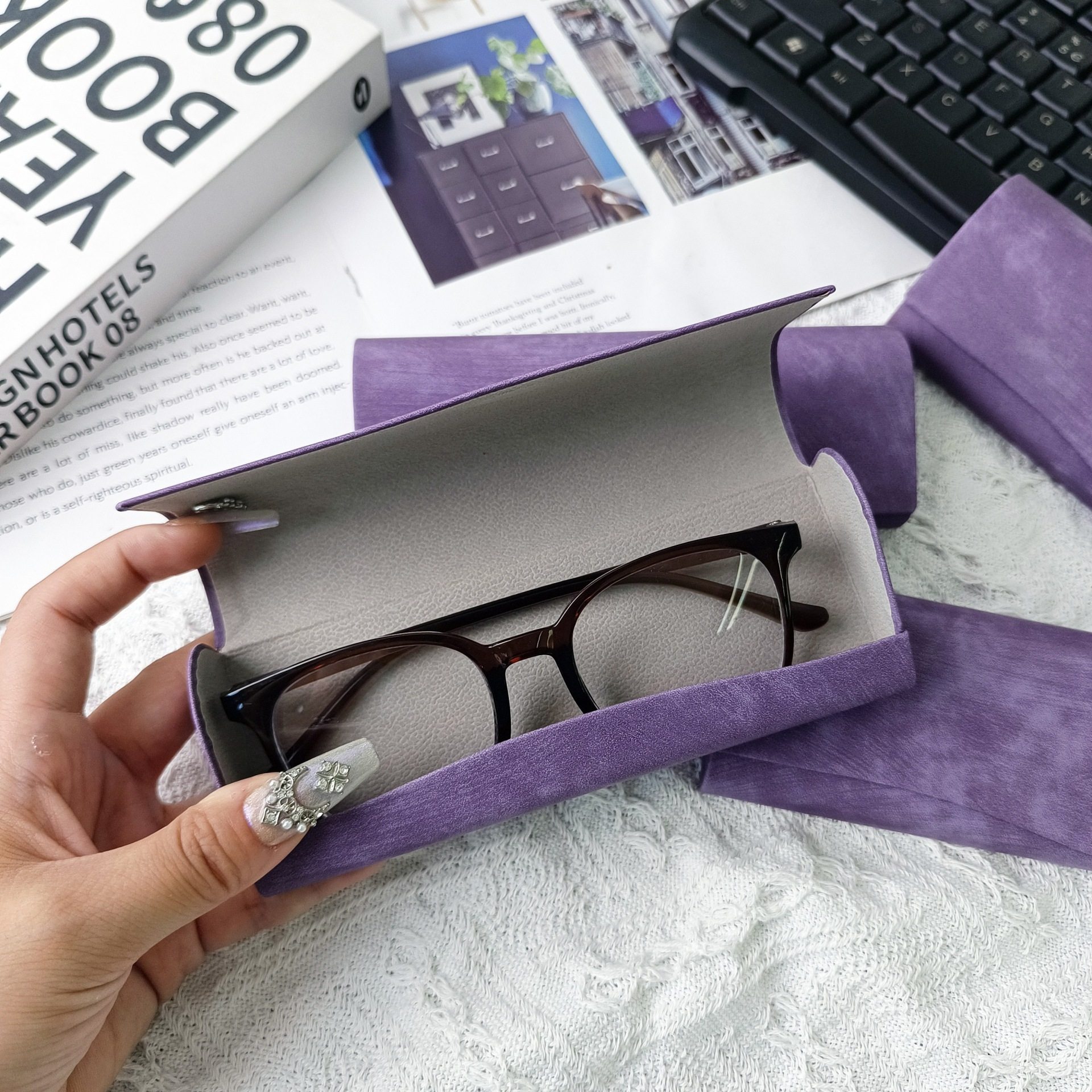 眼镜盒小清新高档学生男女学生简约便携抗压复古紫色近视镜收纳盒,淘宝优惠券,粉丝福利购,淘宝优惠卷
