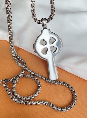 Cortis马丁同款十字架吊坠项链复古嘻哈北欧维京钛钢毛衣链挂饰男