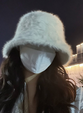 高级感白色兔毛渔夫帽女2026新款
