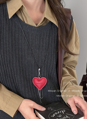 韩系长款皮革爱心项链