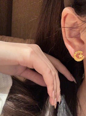 碎冰爆闪方糖金包银蝴蝶耳钉