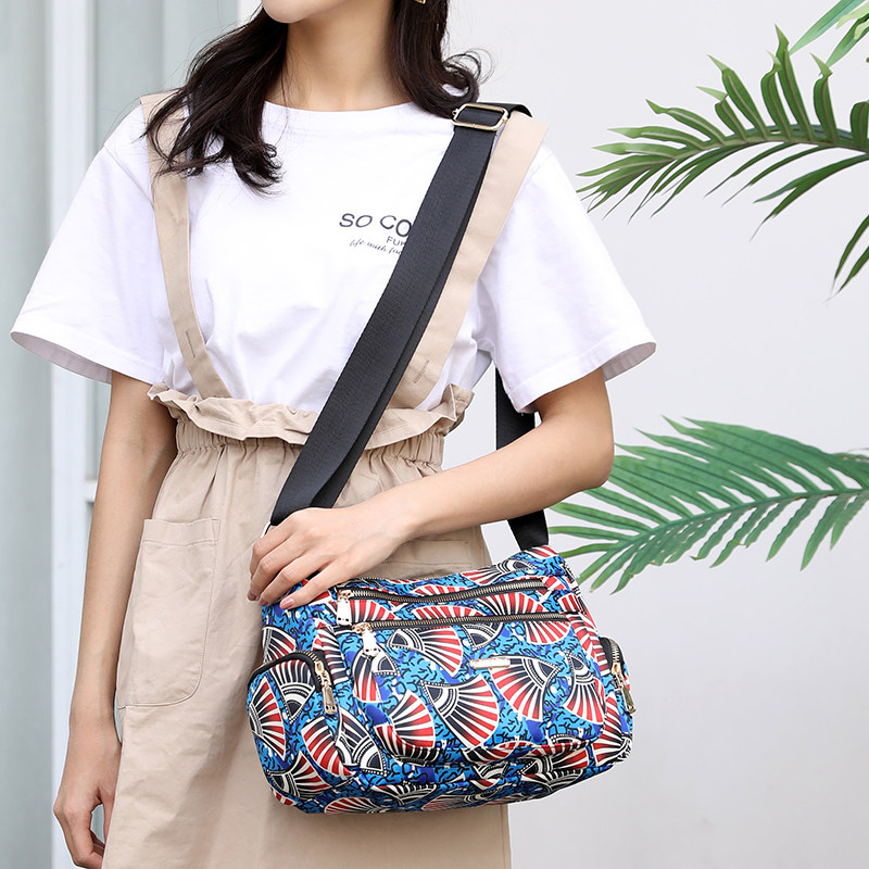2023新款中老年印花斜挎包牛津布包 全城爱女士包袋