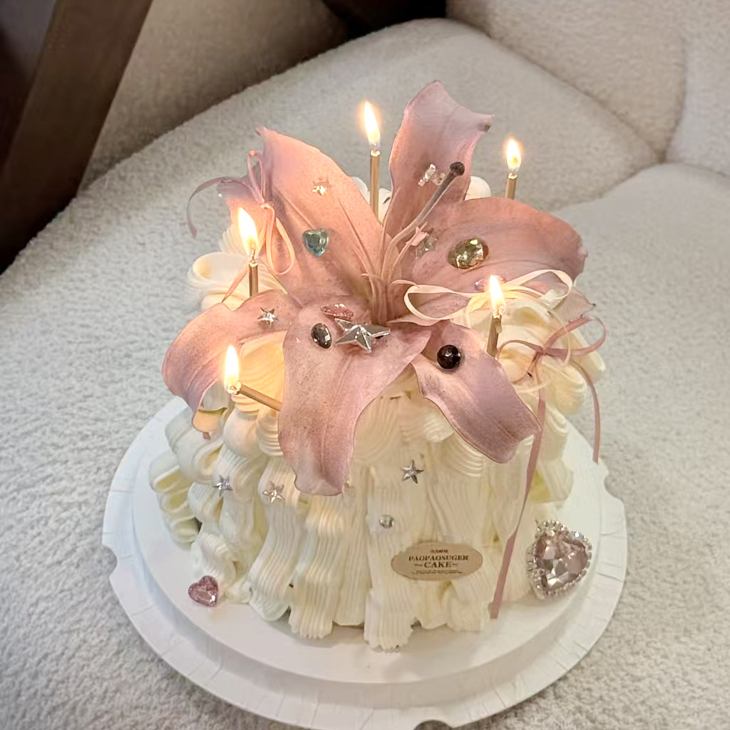 仿真百合花生日蛋糕装饰摆件蝴蝶结女孩女生女神烘焙装扮甜美风,淘宝优惠券,粉丝福利购,淘宝优惠卷