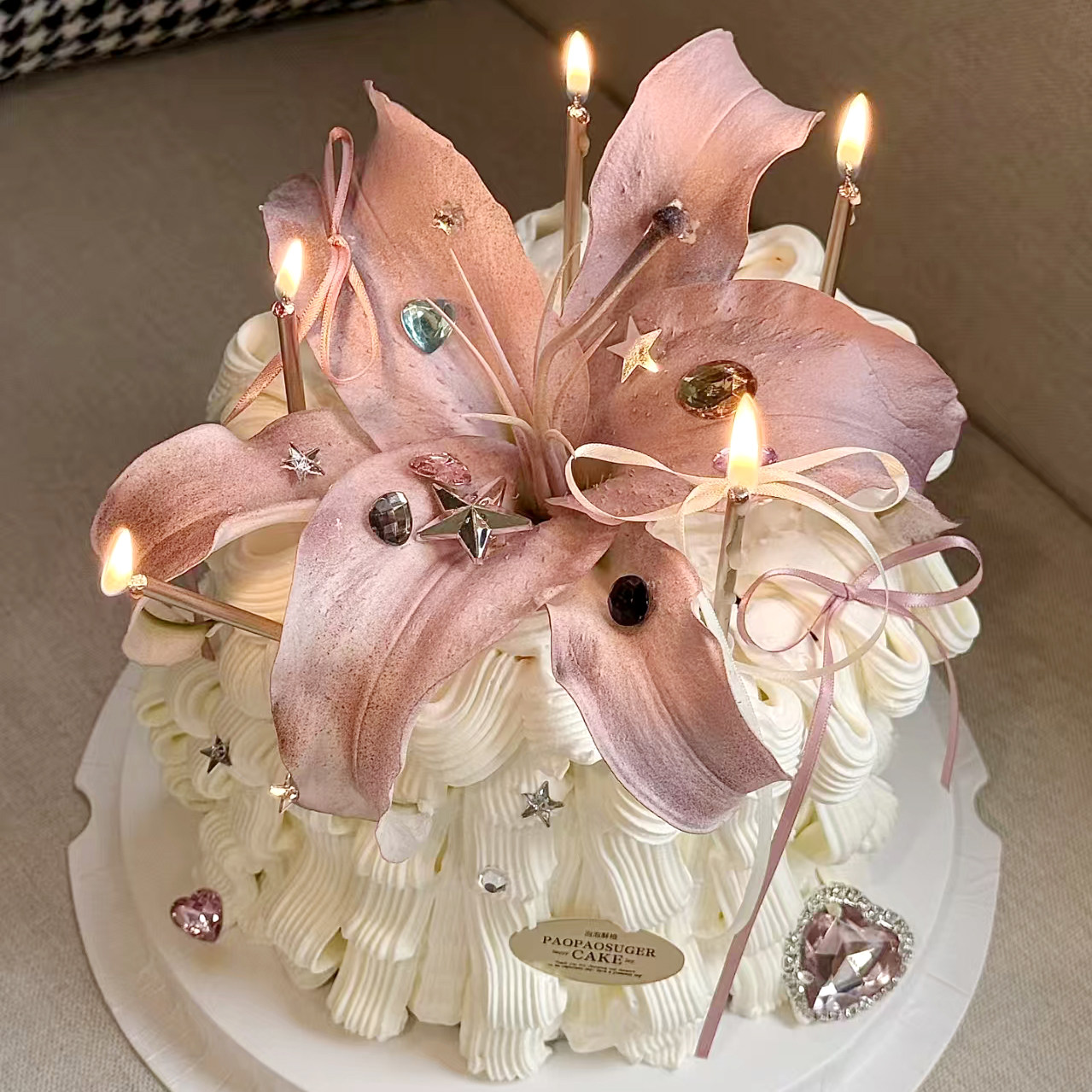 仿真百合花生日蛋糕装饰摆件蝴蝶结女孩女生女神烘焙装扮甜美风,淘宝优惠券,粉丝福利购,淘宝优惠卷