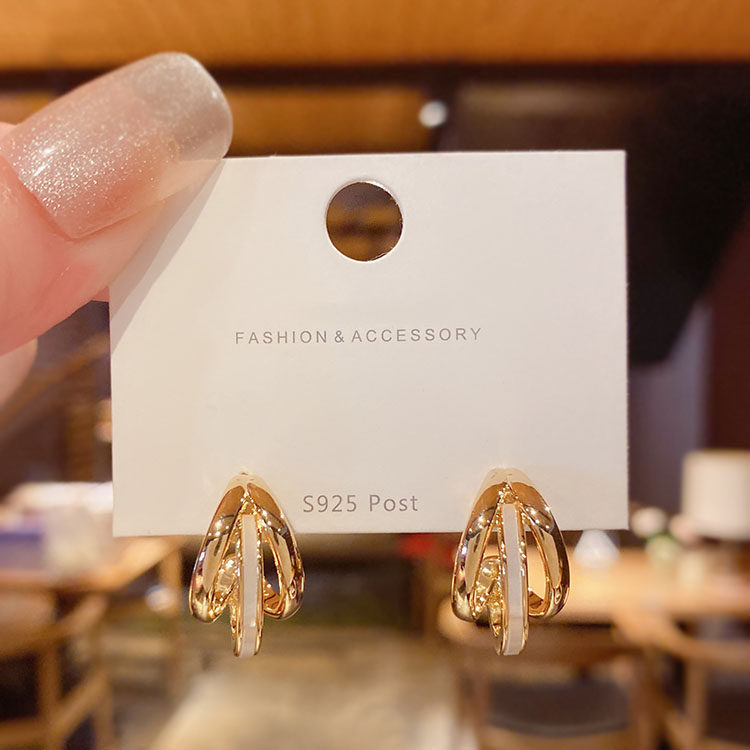 精致小巧天然贝壳C型耳圈耳钉女高级感轻奢简约气质法式网红耳环,淘宝优惠券,粉丝福利购,淘宝优惠卷