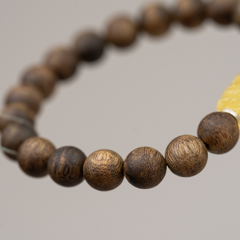 莺歌绿奇楠沉香9mm蜜蜡貔貅单圈手串s925银国潮民族风彩色流苏 - 图2