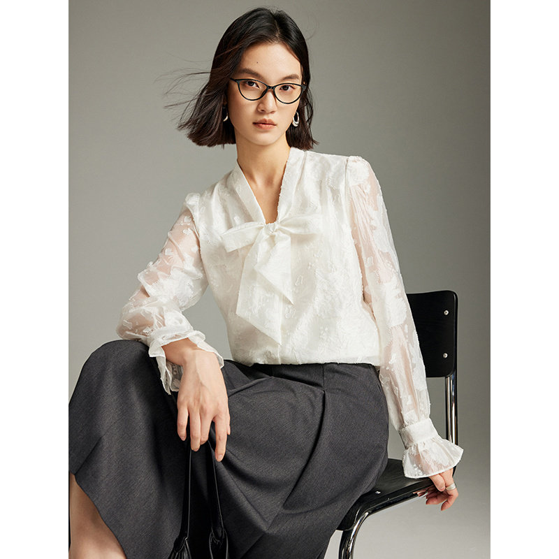 时尚蝴蝶结雪纺衬衫女MOFAN摩凡2025冬新款白色喇叭袖设计感衬衣,淘宝优惠券,粉丝福利购,淘宝优惠卷