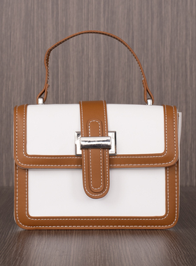 现代简约女士衣帽间样板间装饰品摆件外套包包围巾摆件衣柜软装