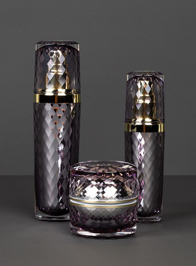 北欧轻奢样板房衣帽间卧室梳妆台搭配套装香水包包托盘装饰品摆件