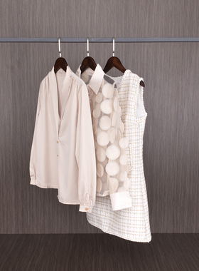 【轻奢女士衣柜】样板房衣帽间摆件米杏色包包衣服连衣裙软装饰品