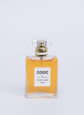 女士衣帽间梳妆台装饰品摆件化妆包香水眼镜手表托盘软装搭配套装